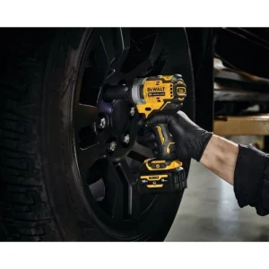 se précipiter pour acheter DEWALT Boulonneuse 1/2″ XR 12V 5Ah Brushless – DCF901P1-QW 18