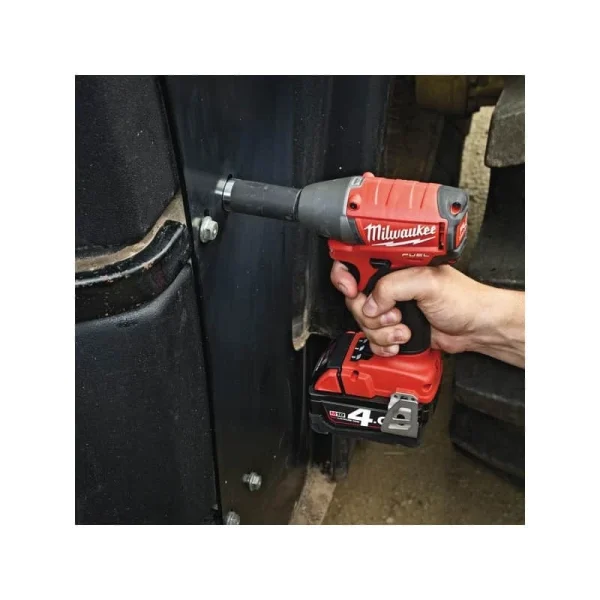 MILWAUKEE Boulonneuse A Chocs 3/8 – M18 CIW38-402C – 4933433754 Acheter 3